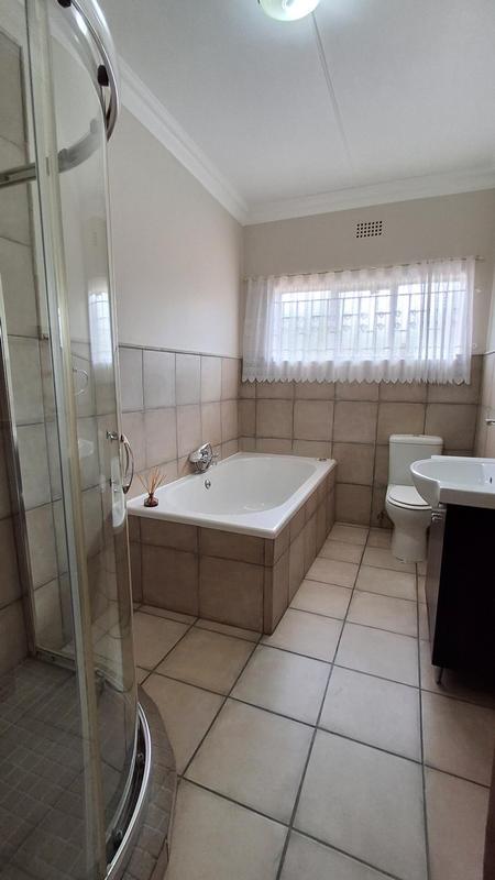 5 Bedroom Property for Sale in Meyerhof Free State